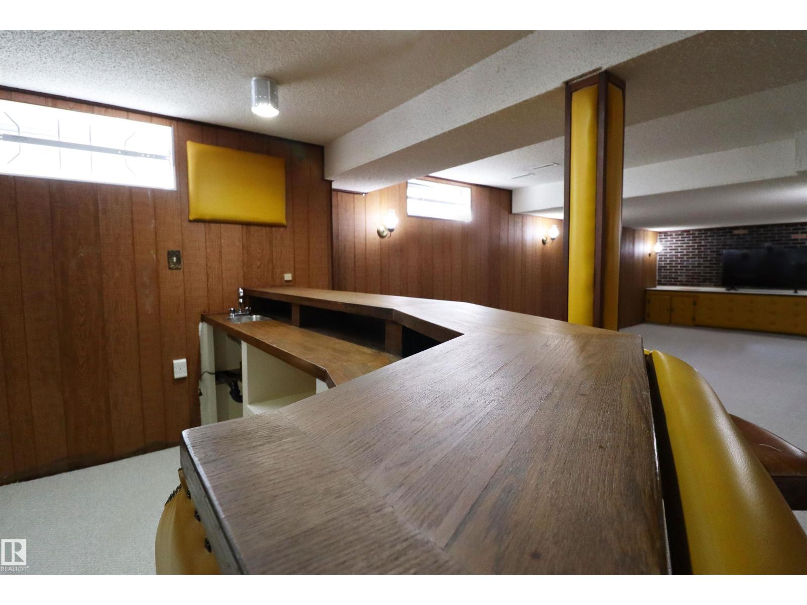 9527 151 Av Nw, Edmonton, Alberta