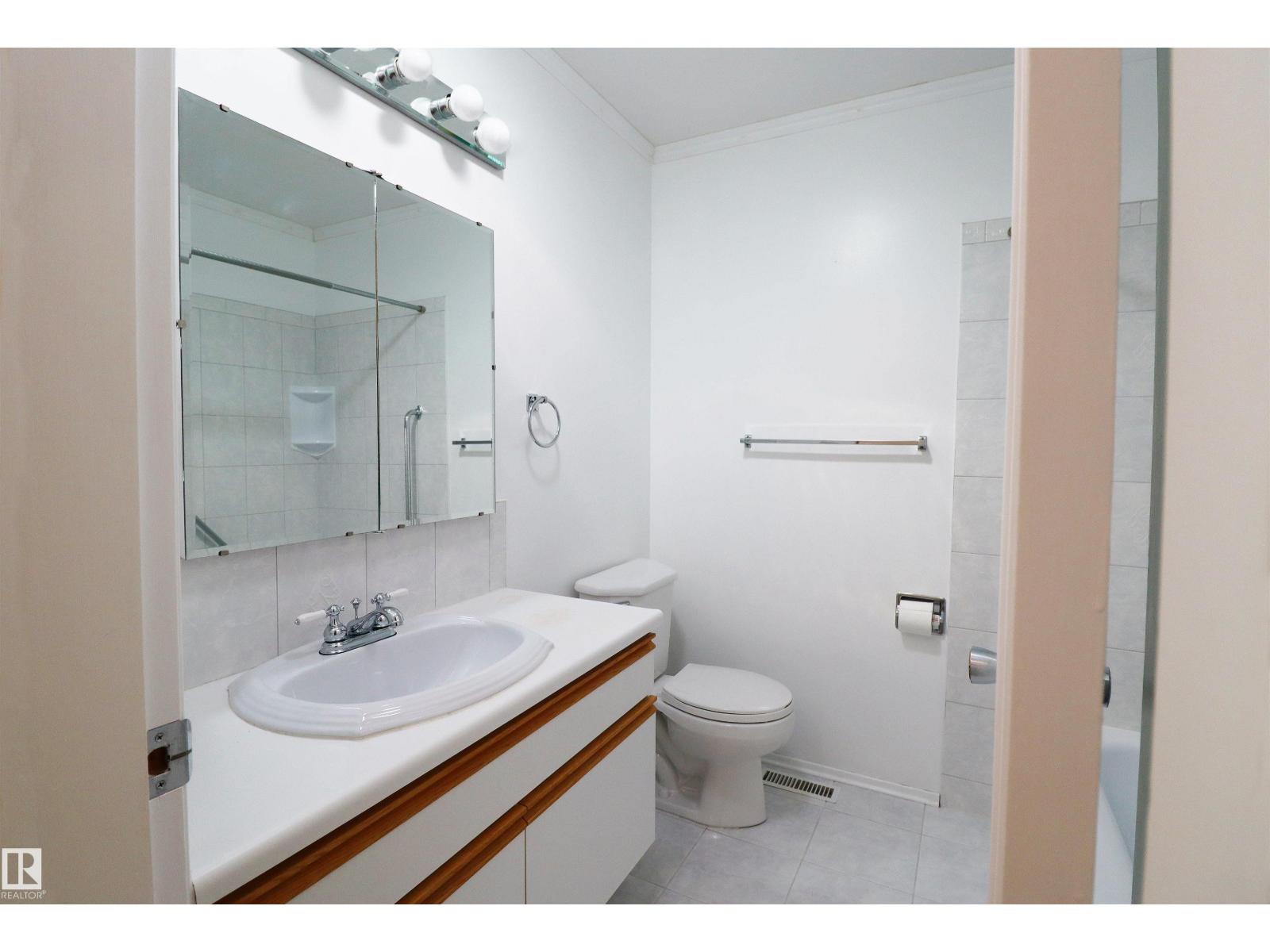 9527 151 Av Nw, Edmonton, Alberta