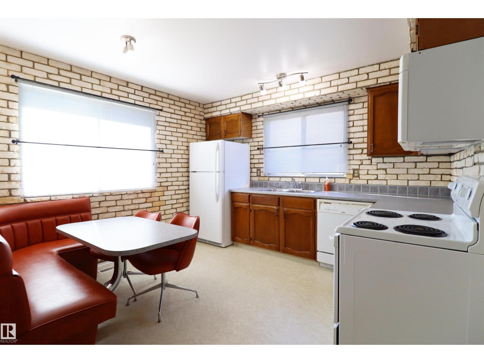 9527 151 Av Nw, Edmonton, Alberta