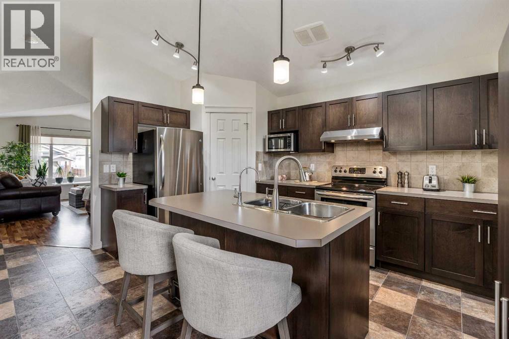 113 Mt Sundance Crescent W, Lethbridge, Alberta