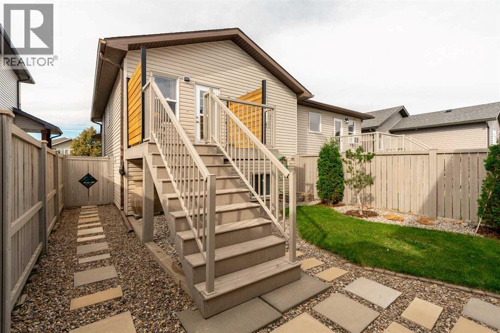 113 Mt Sundance Crescent W, Lethbridge, Alberta