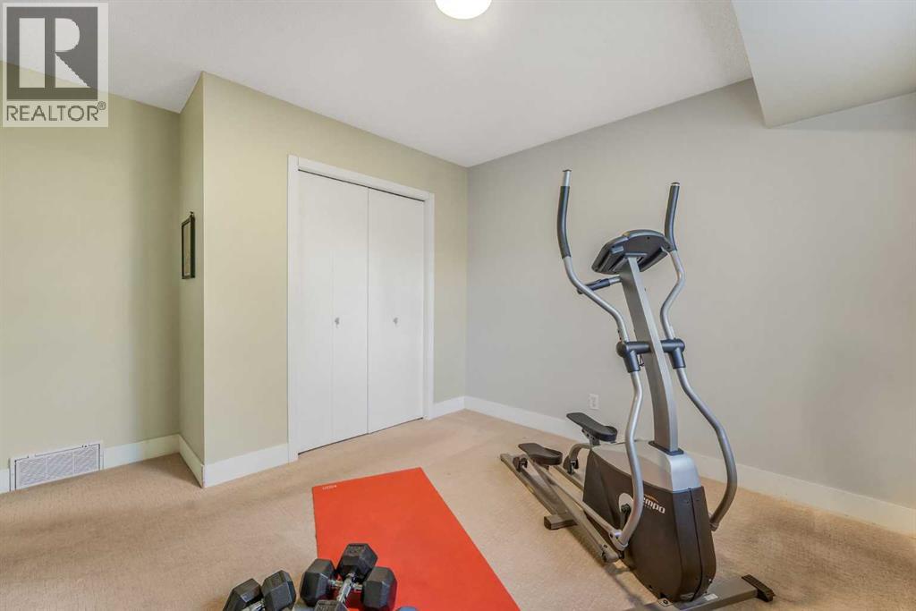 555 Killarney Glen Court Sw, Calgary, Alberta