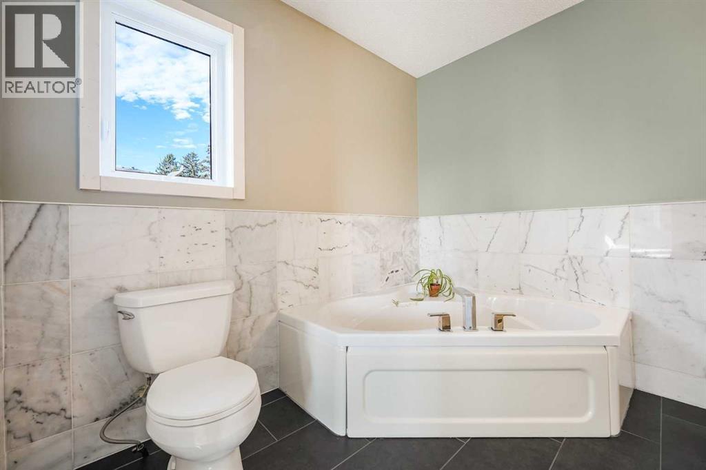 555 Killarney Glen Court Sw, Calgary, Alberta