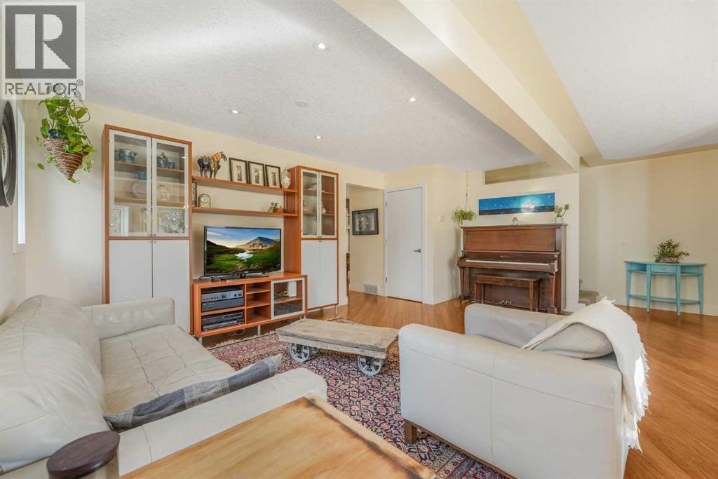 555 Killarney Glen Court Sw, Calgary, Alberta