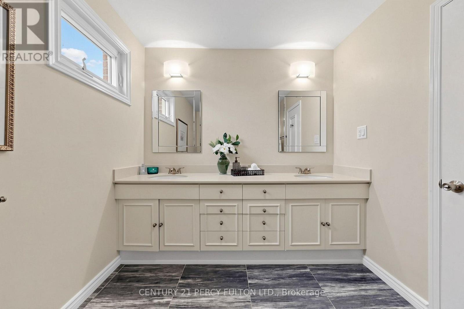 24 Tullamore Drive, Toronto (st. Andrew-windfields), Ontario