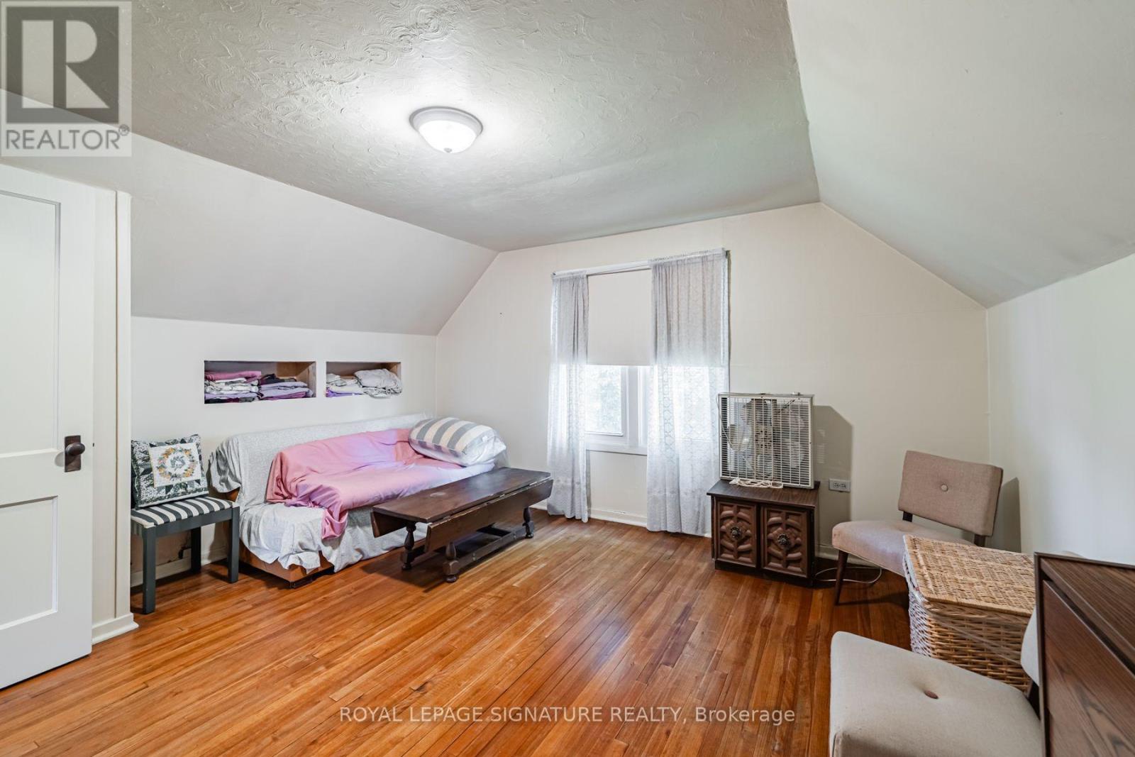 15 Kemp Square, Toronto (brookhaven-amesbury), Ontario