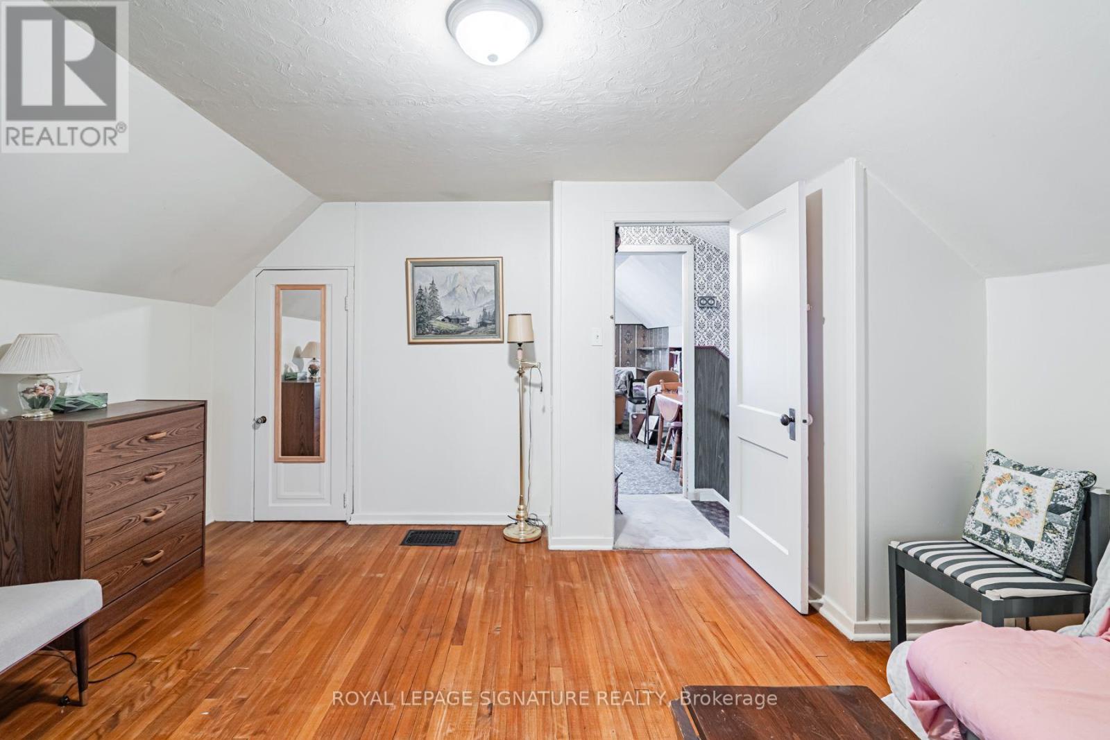 15 Kemp Square, Toronto (brookhaven-amesbury), Ontario