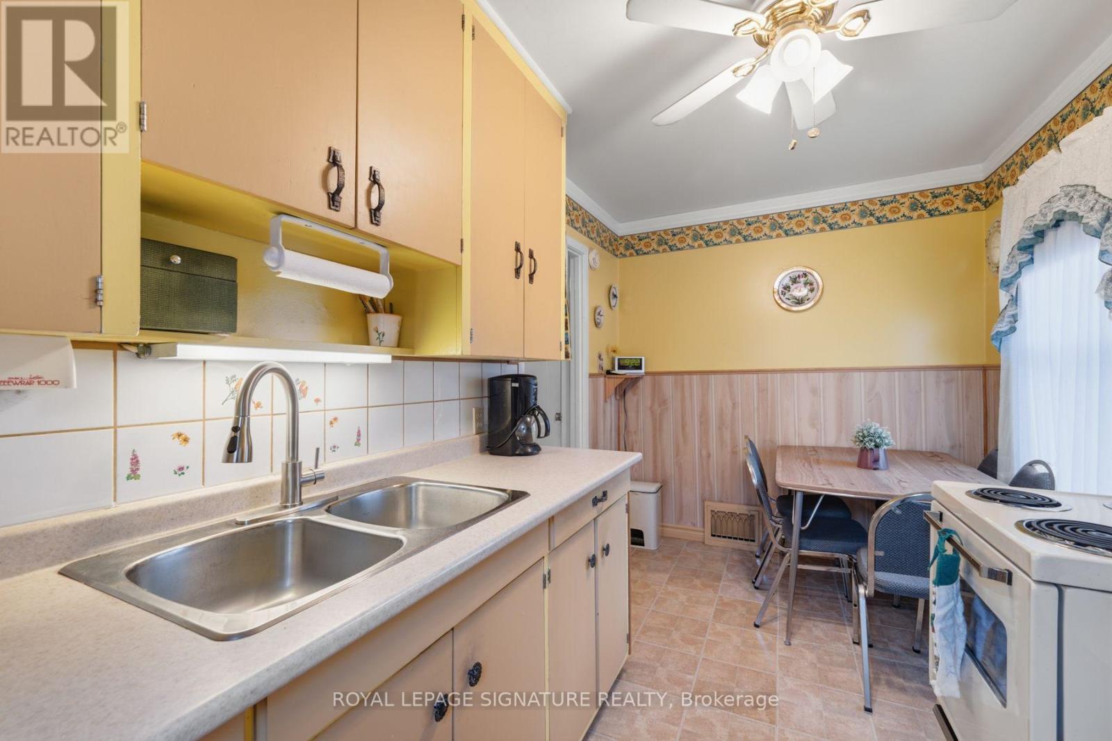 15 Kemp Square, Toronto (brookhaven-amesbury), Ontario