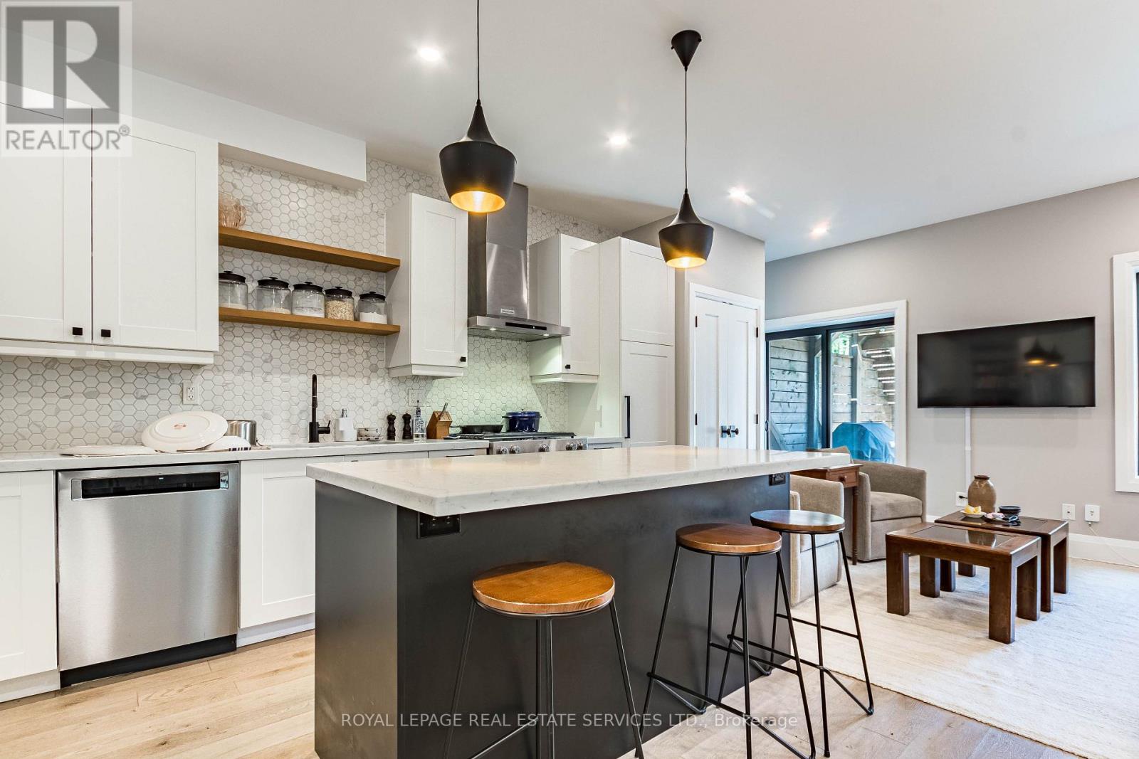 238 Garden Avenue, Toronto (high Park-swansea), Ontario