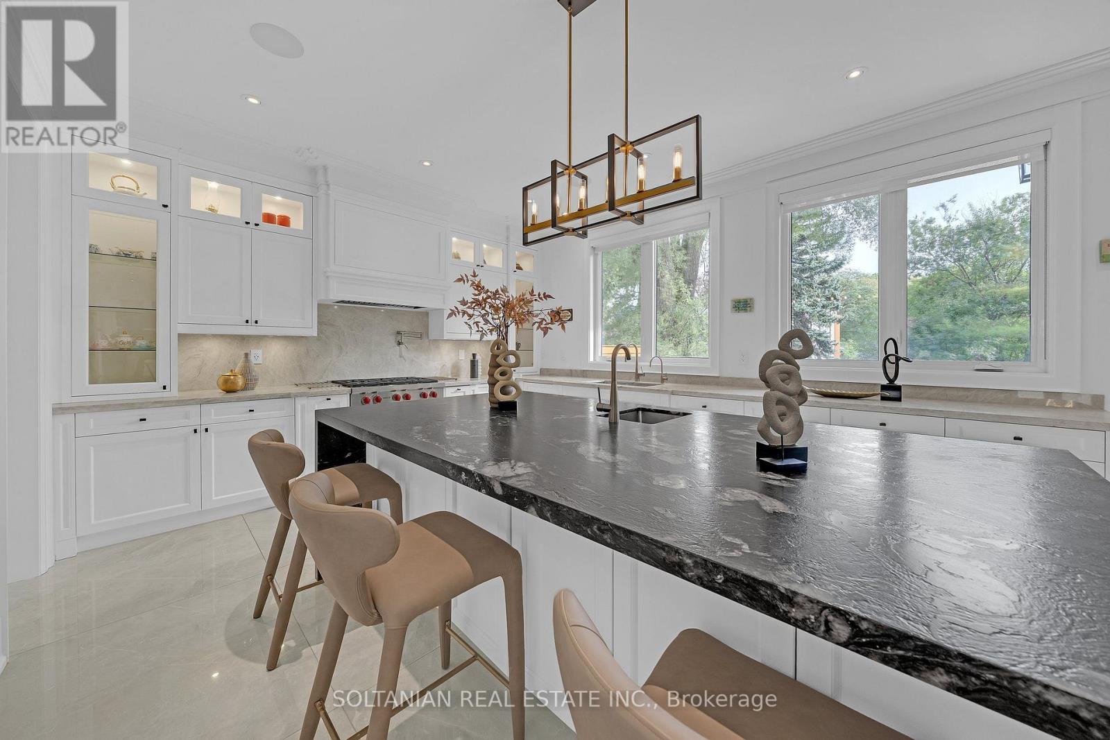 15 Calvin Avenue, Toronto (willowdale East), Ontario