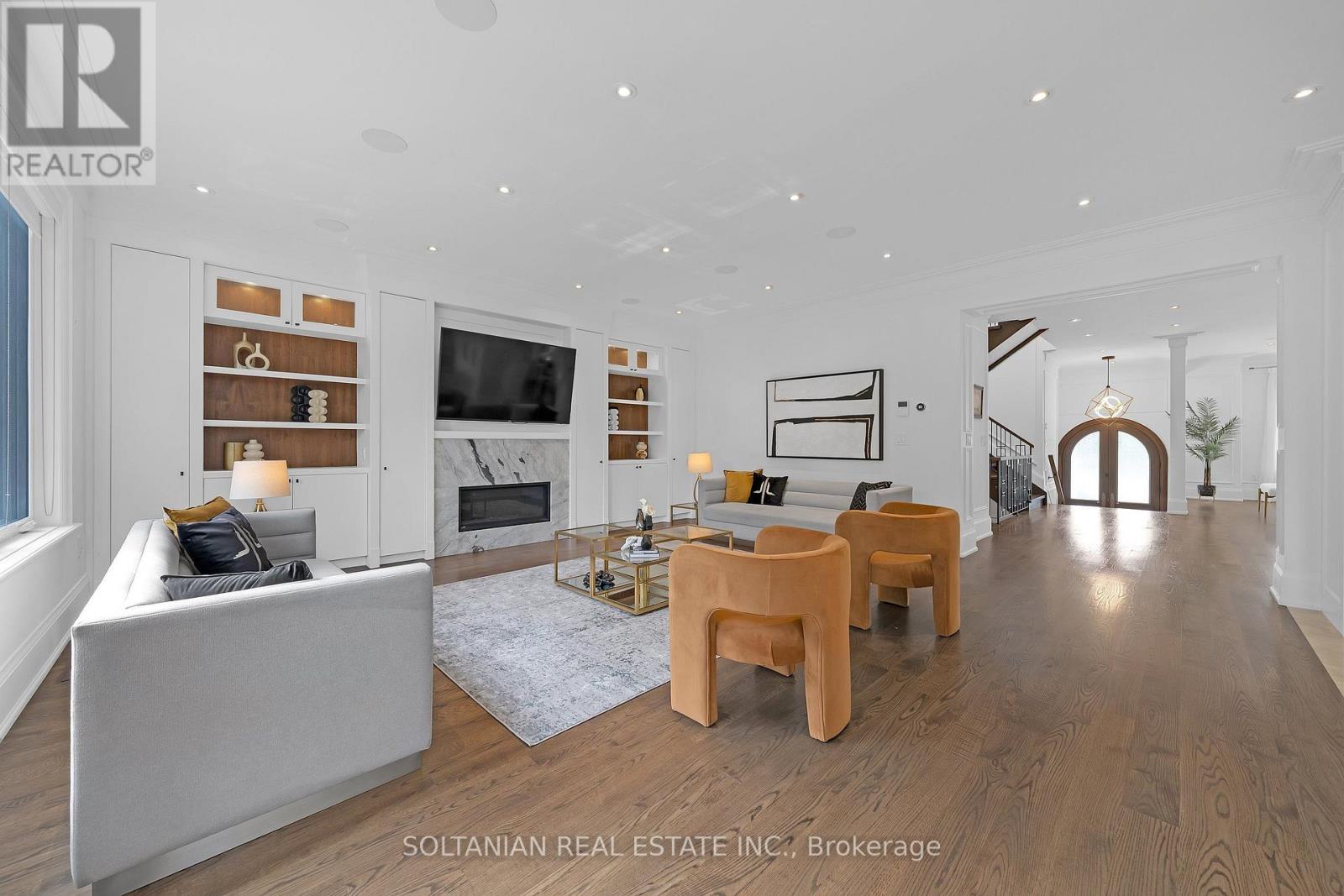 15 Calvin Avenue, Toronto (willowdale East), Ontario