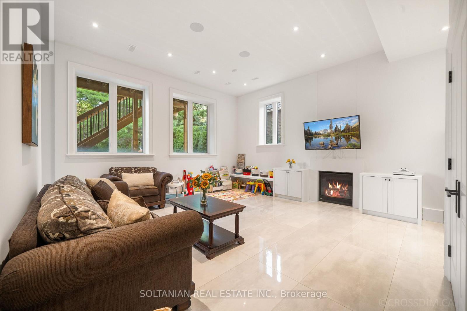 15 Calvin Avenue, Toronto (willowdale East), Ontario