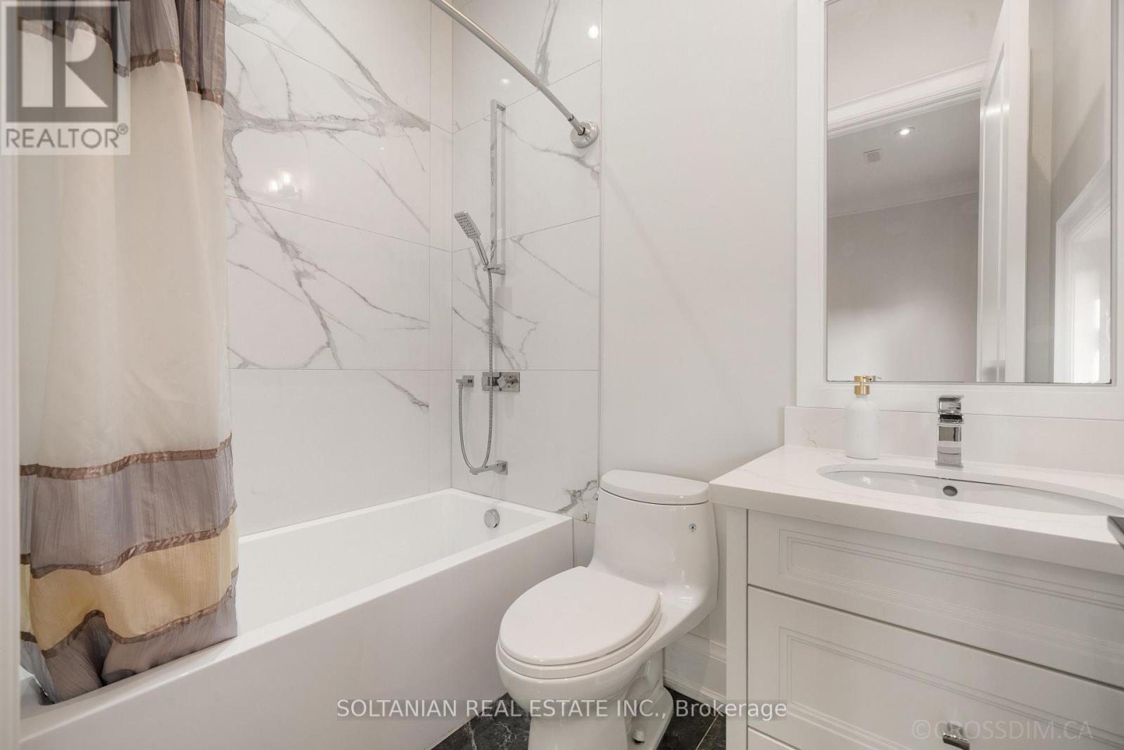 15 Calvin Avenue, Toronto (willowdale East), Ontario