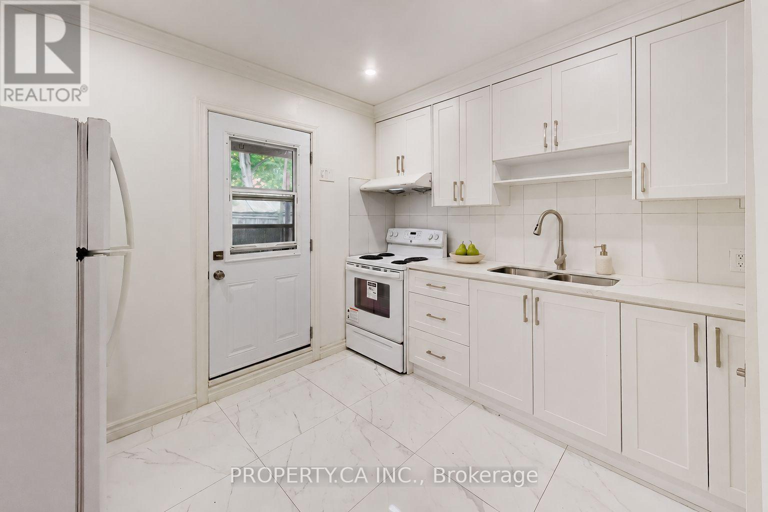 3 Clinton Place, Toronto (palmerston-little Italy), Ontario