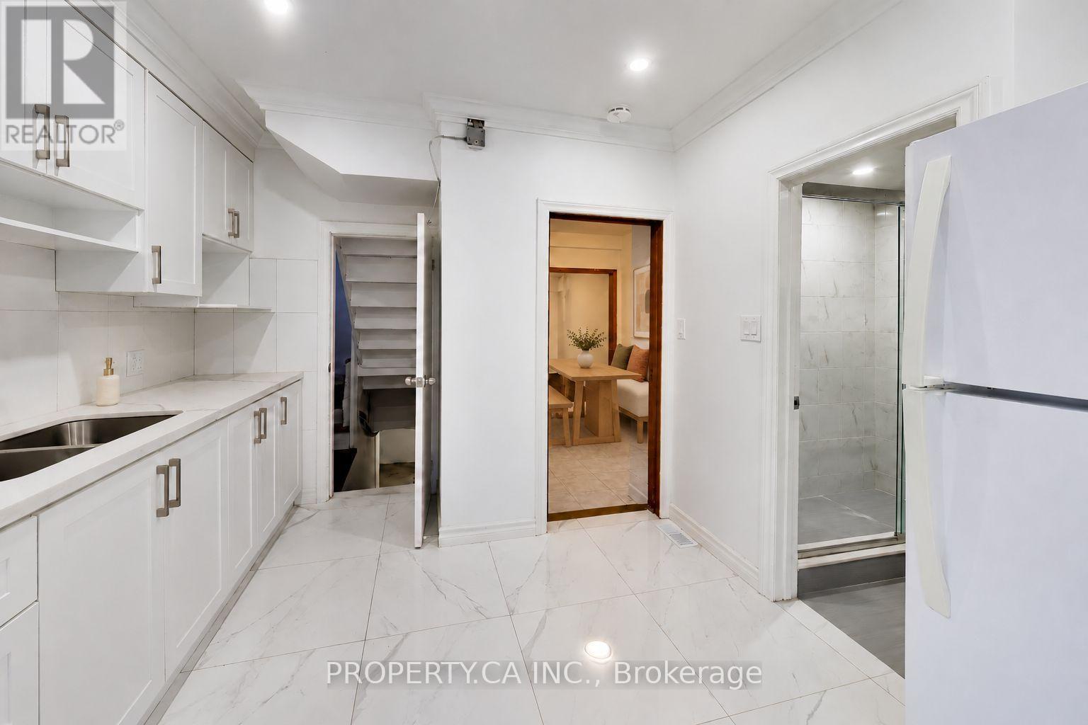 3 Clinton Place, Toronto (palmerston-little Italy), Ontario
