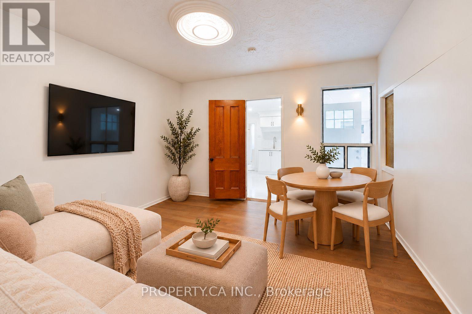 3 Clinton Place, Toronto (palmerston-little Italy), Ontario