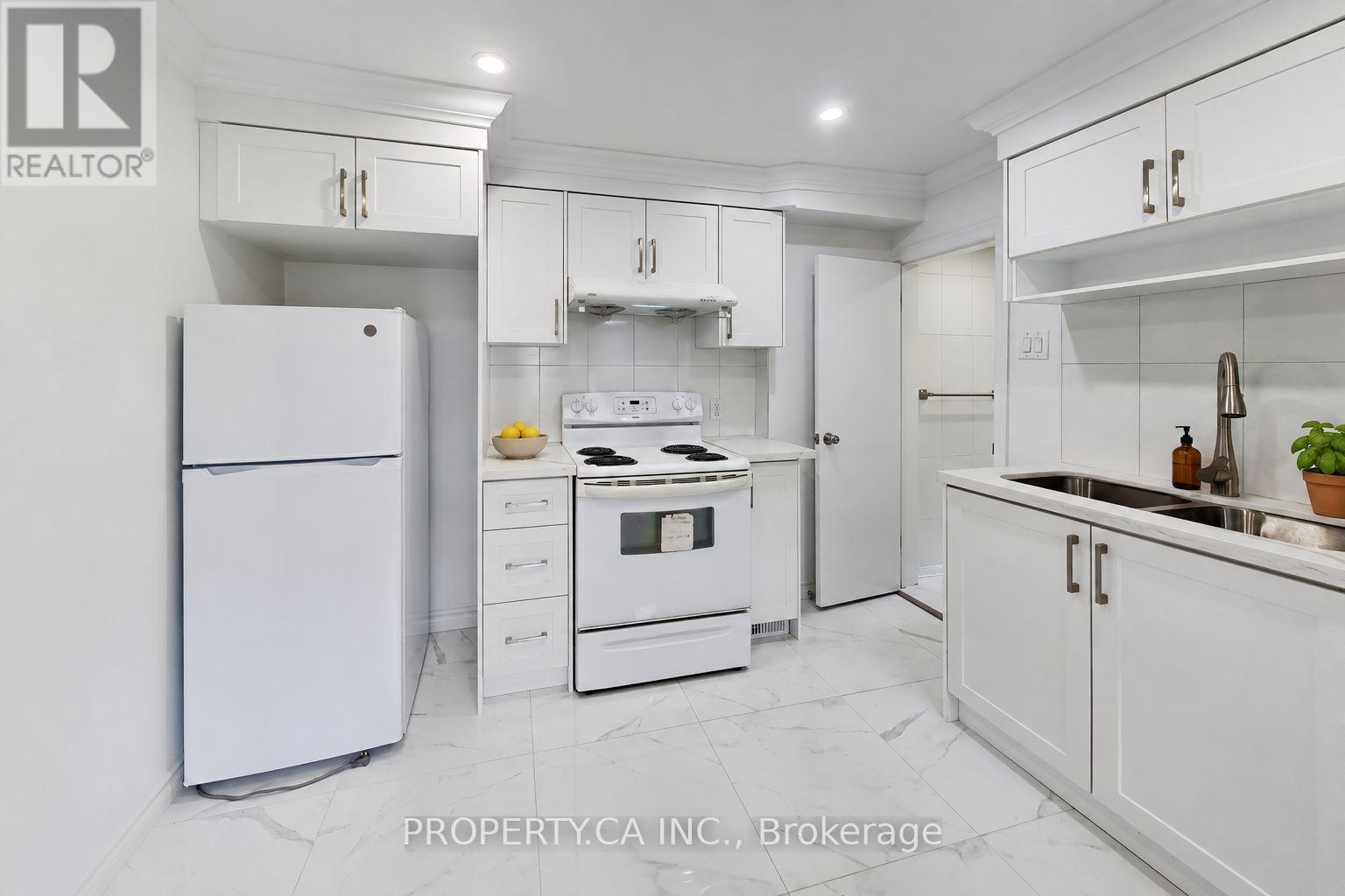3 Clinton Place, Toronto (palmerston-little Italy), Ontario