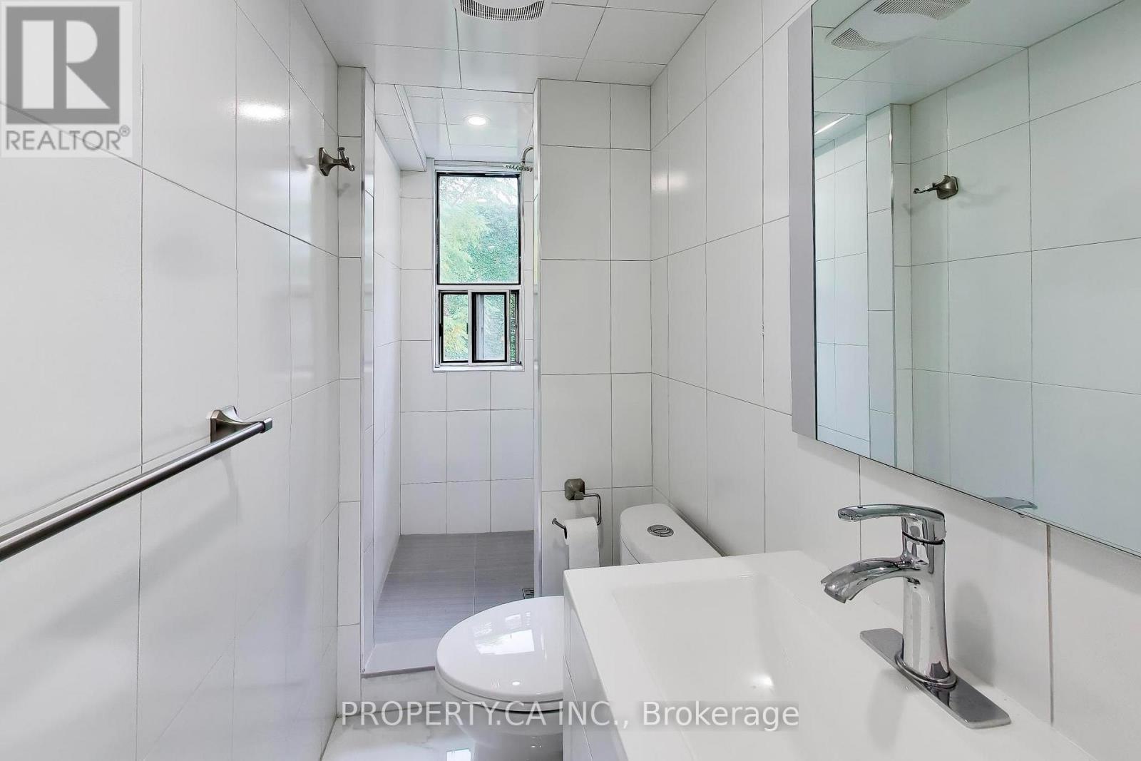 3 Clinton Place, Toronto (palmerston-little Italy), Ontario