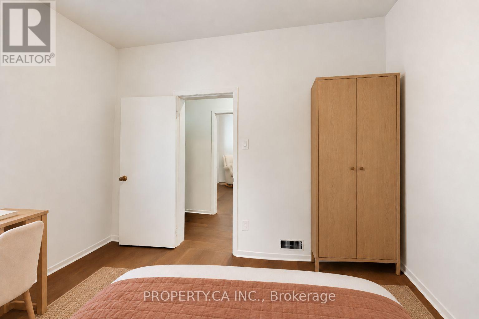 3 Clinton Place, Toronto (palmerston-little Italy), Ontario