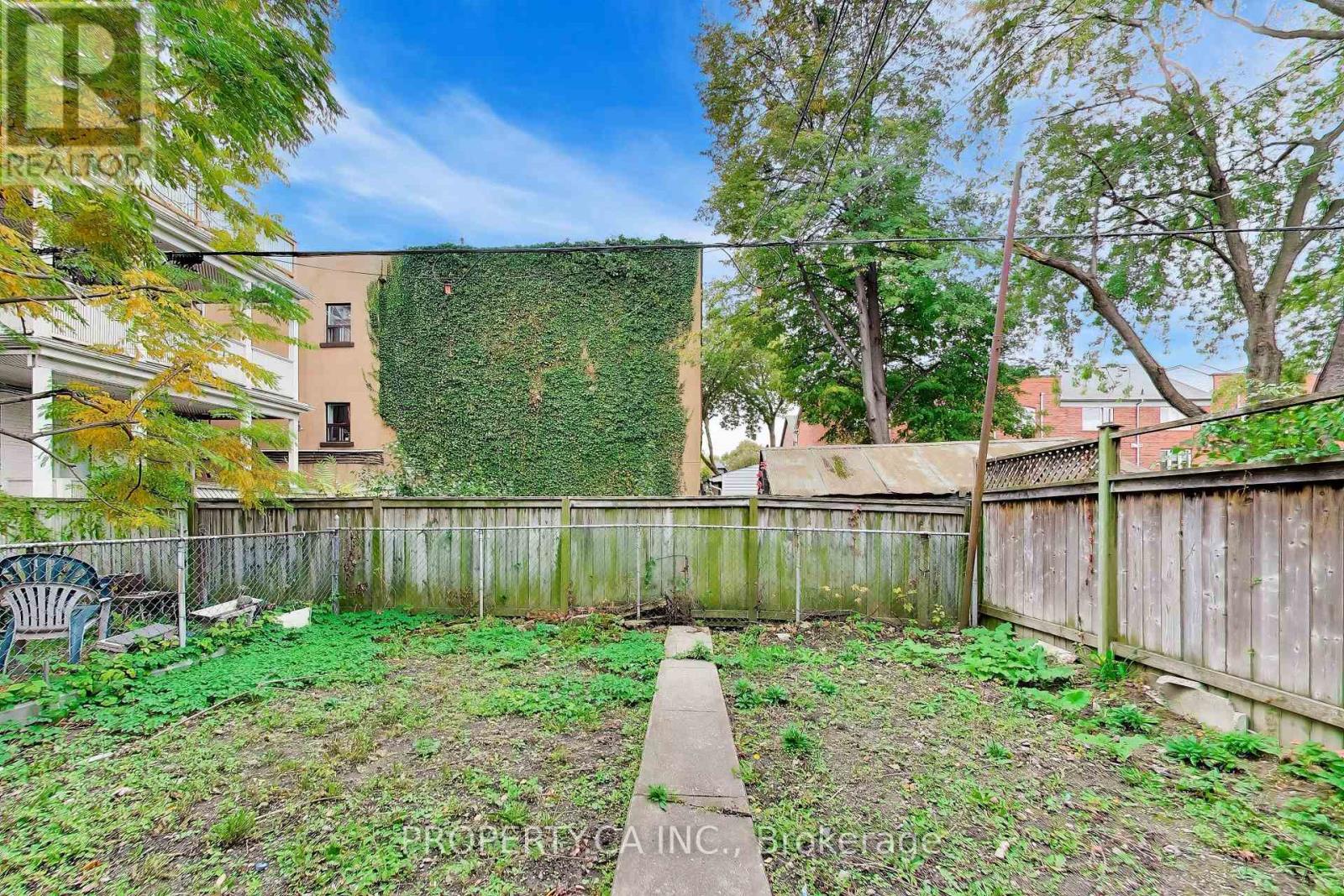 3 Clinton Place, Toronto (palmerston-little Italy), Ontario