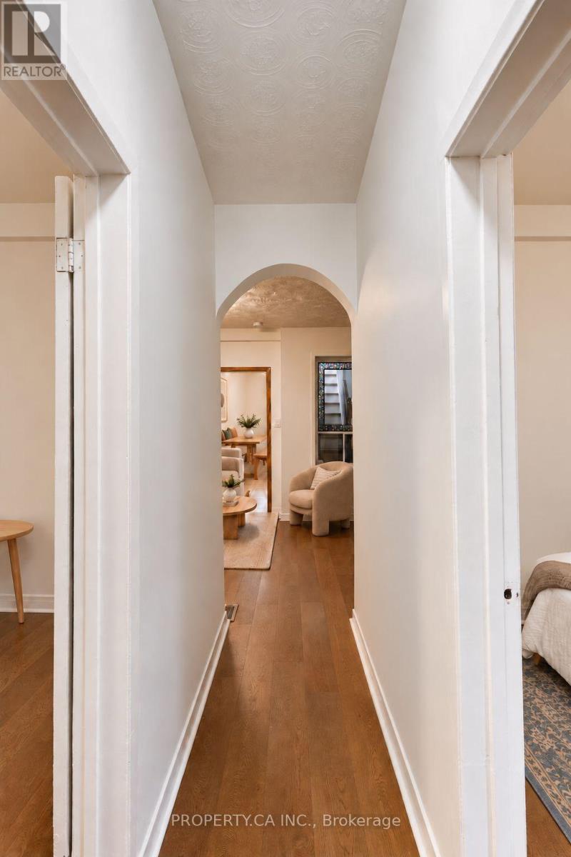 3 Clinton Place, Toronto (palmerston-little Italy), Ontario