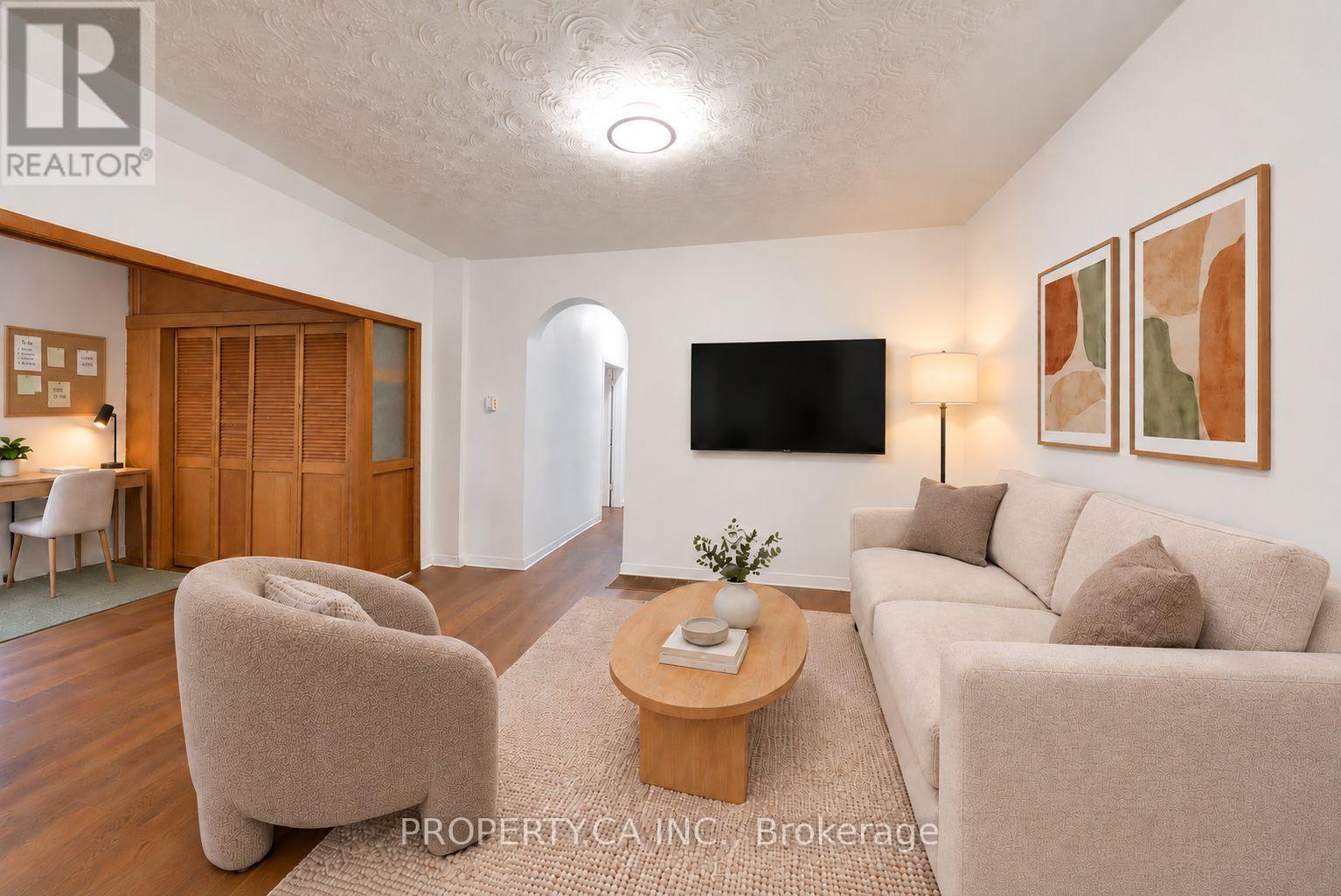 3 Clinton Place, Toronto (palmerston-little Italy), Ontario