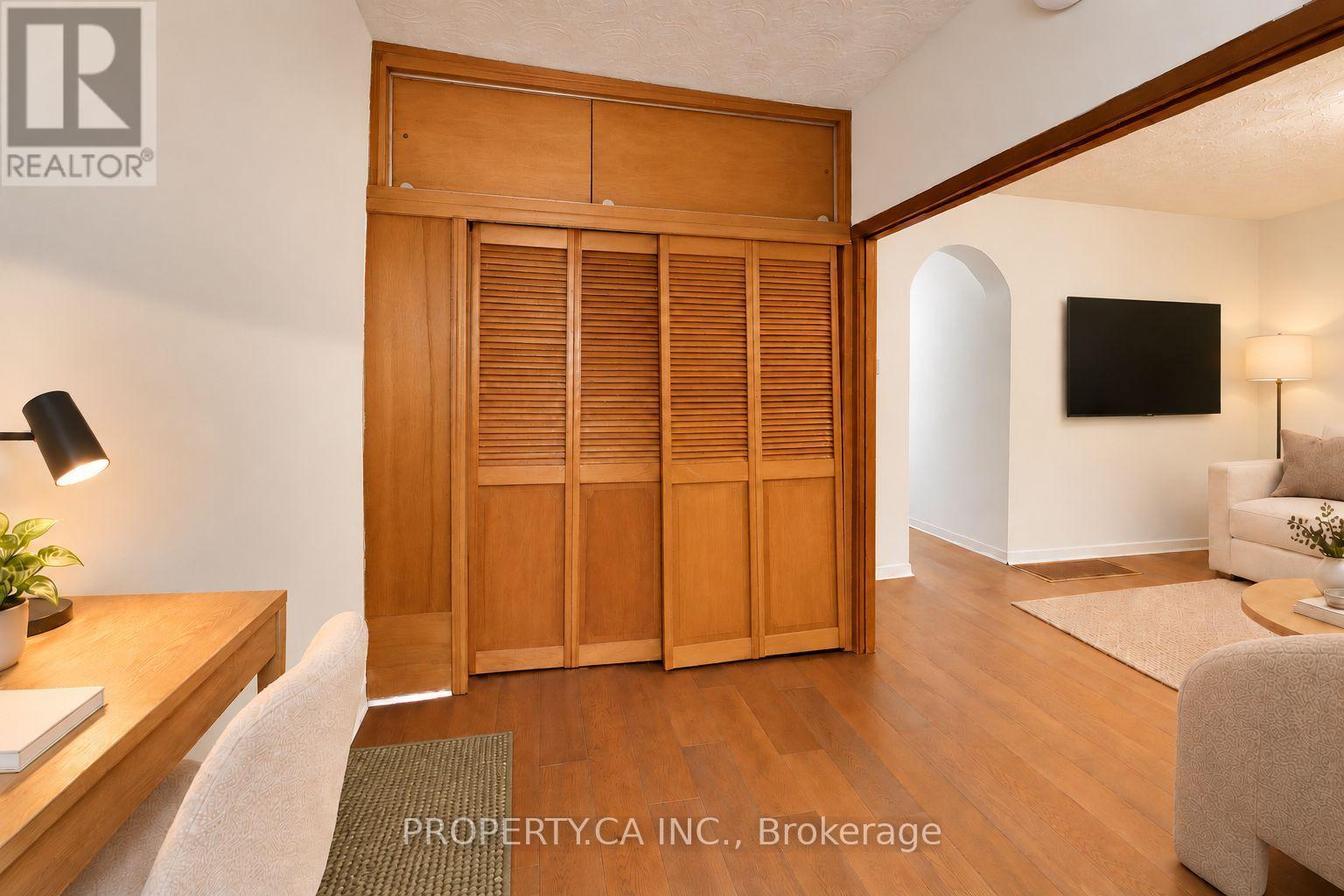3 Clinton Place, Toronto (palmerston-little Italy), Ontario