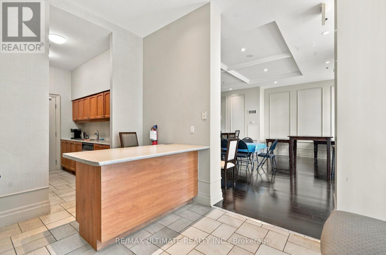 501 - 38 Fontenay Court, Toronto (edenbridge-humber Valley), Ontario