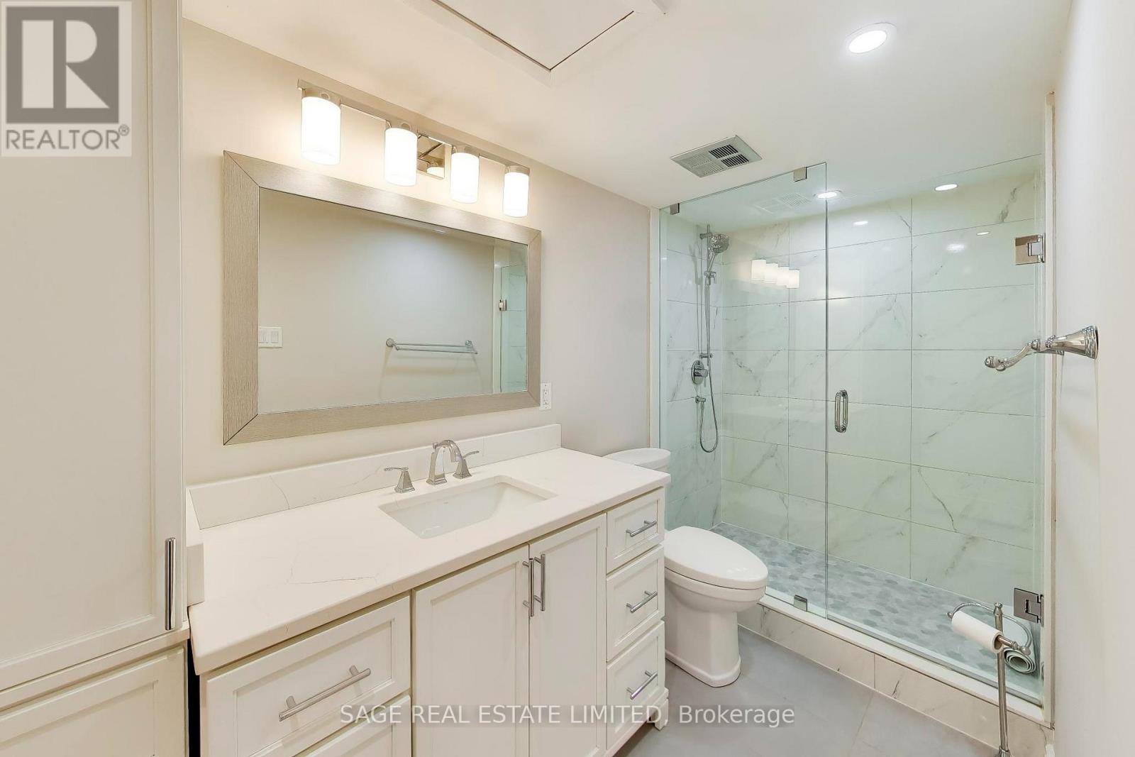 404 - 63 St Clair Avenue, Toronto (yonge-st. Clair), Ontario