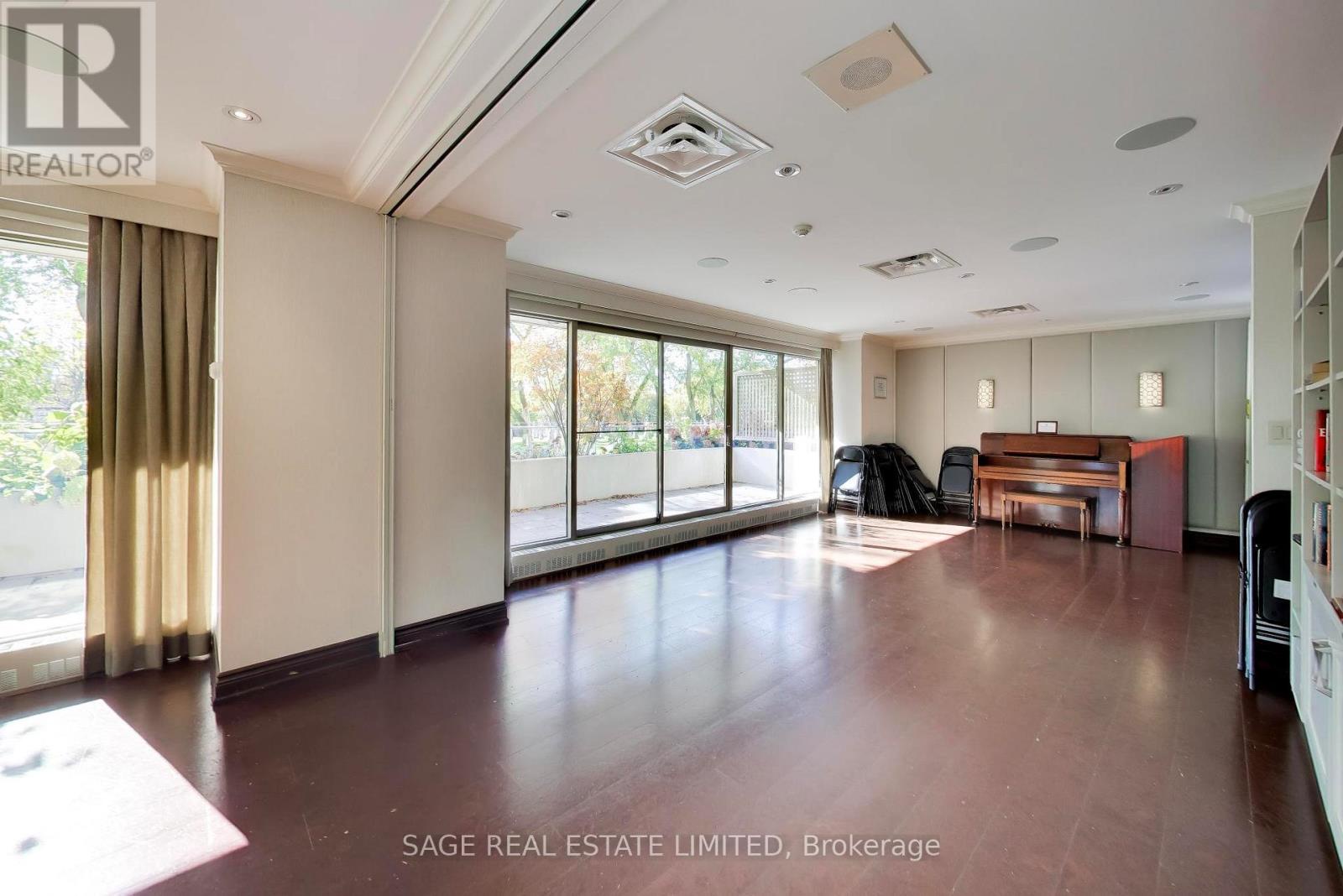 404 - 63 St Clair Avenue, Toronto (yonge-st. Clair), Ontario