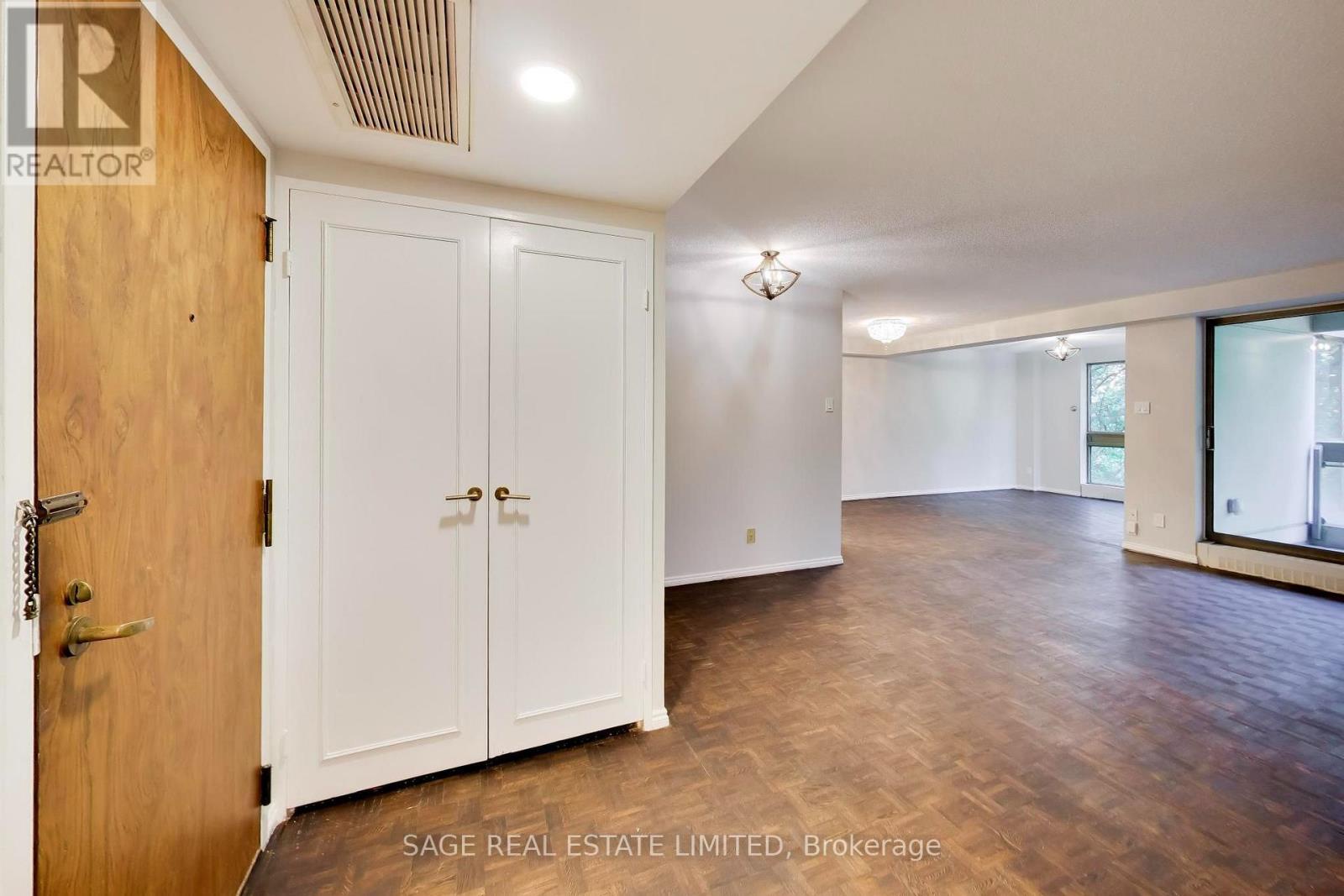 404 - 63 St Clair Avenue, Toronto (yonge-st. Clair), Ontario