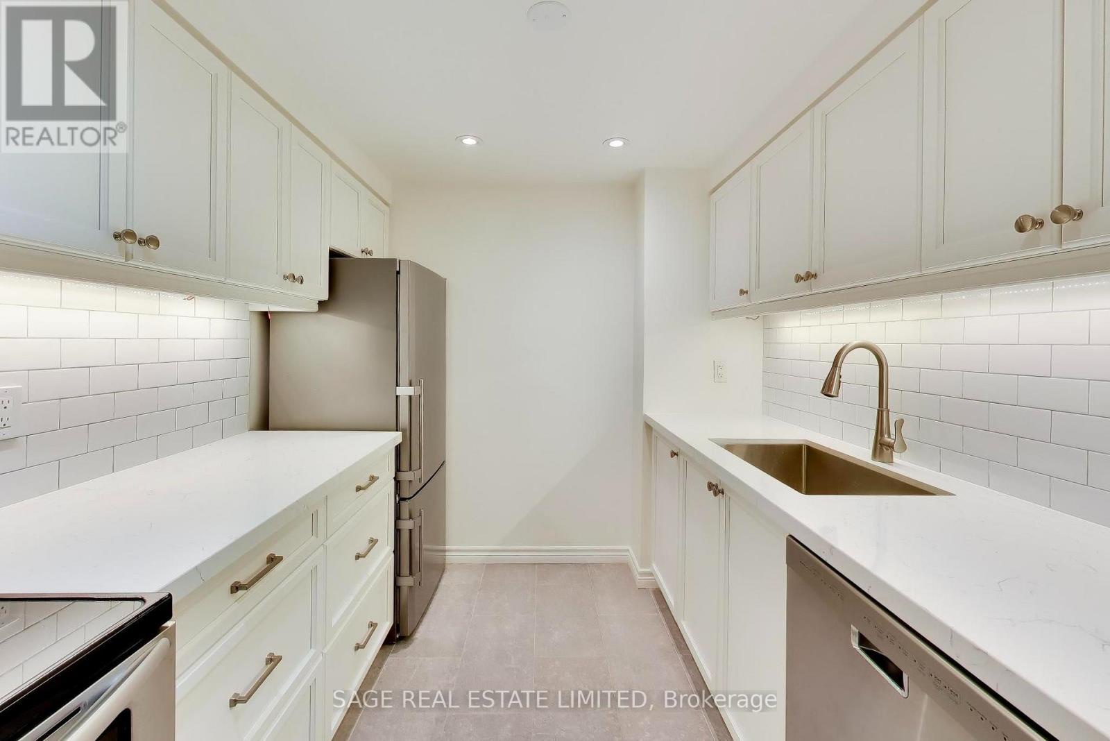 404 - 63 St Clair Avenue, Toronto (yonge-st. Clair), Ontario