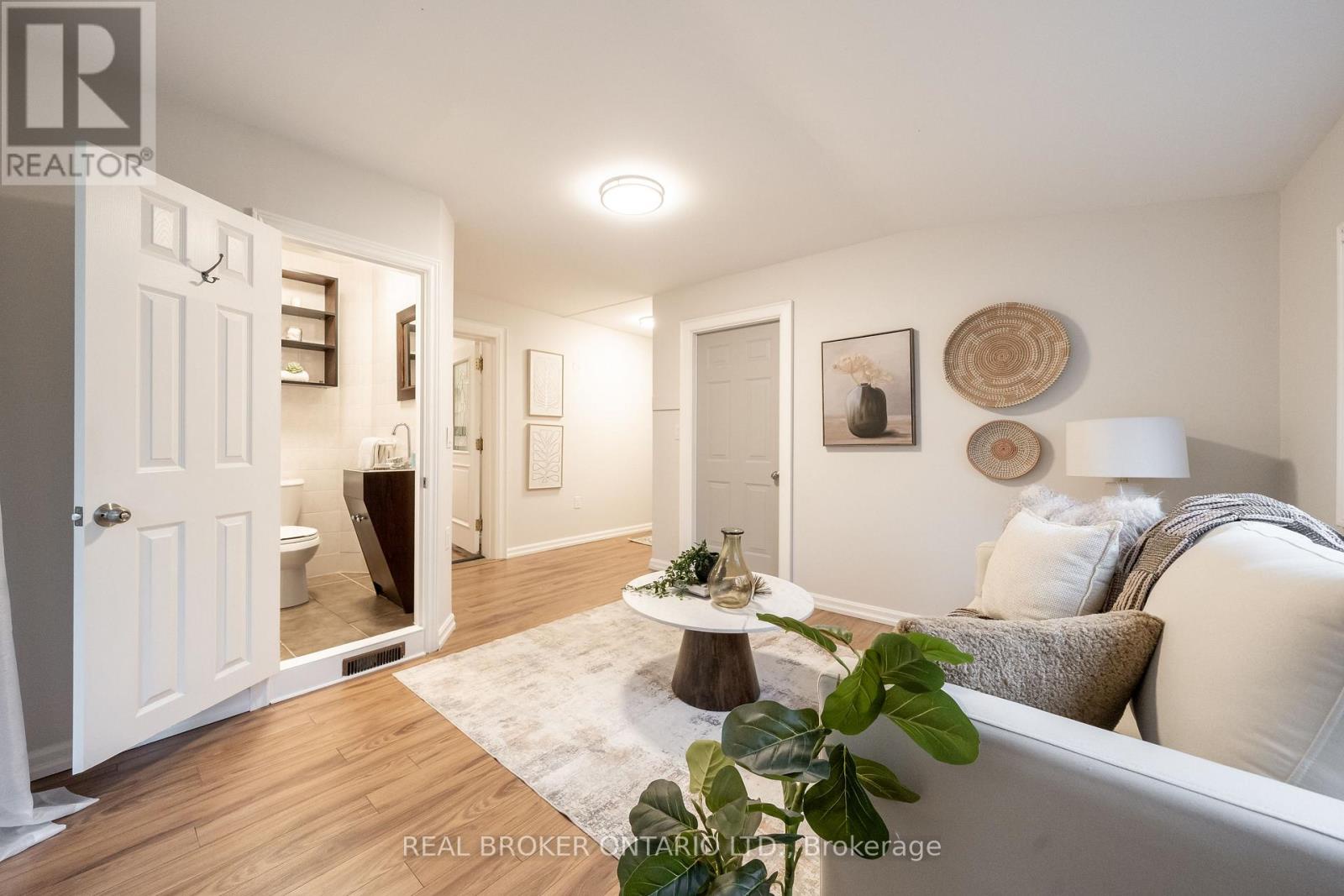 53 Kingslake Road, Toronto (don Valley Village), Ontario