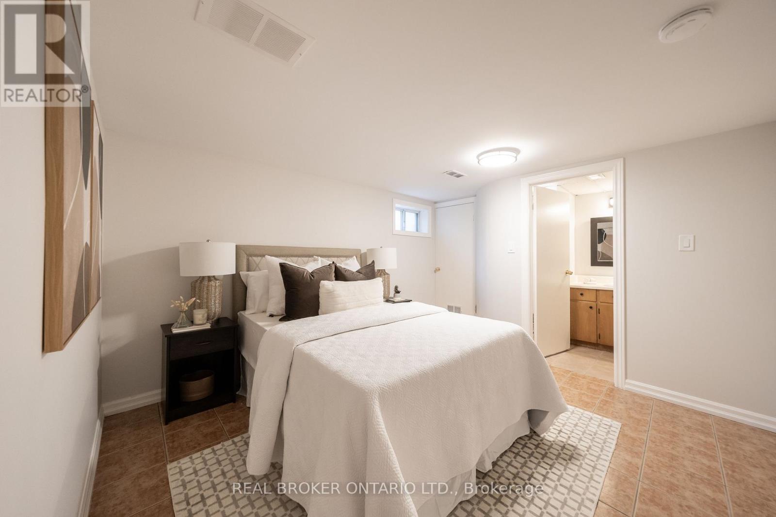 53 Kingslake Road, Toronto (don Valley Village), Ontario