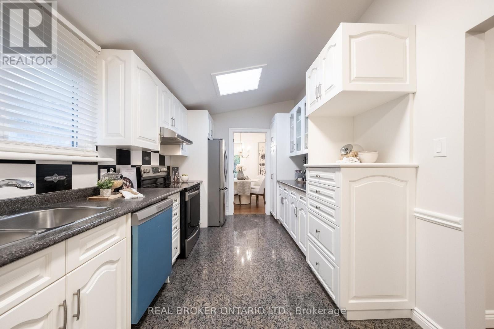 53 Kingslake Road, Toronto (don Valley Village), Ontario