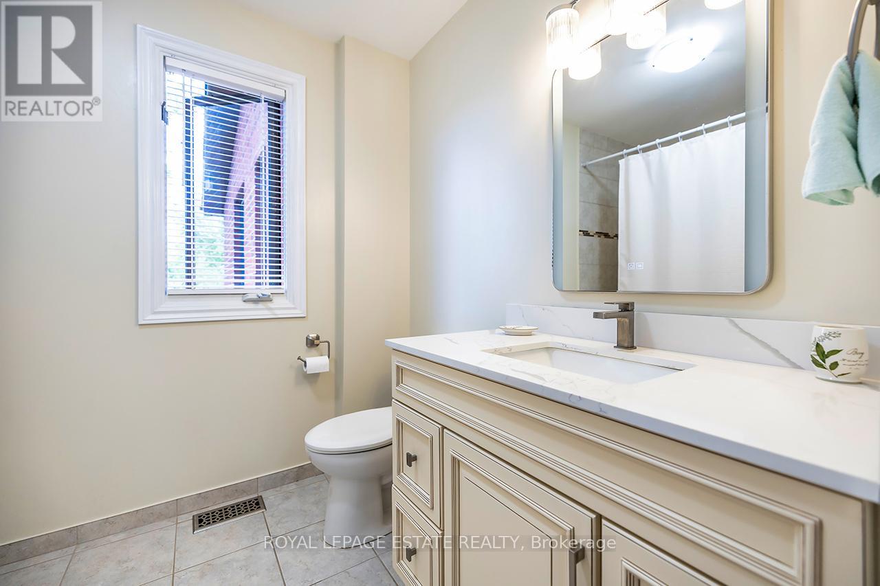 103 Aylesworth Avenue, Toronto (birchcliffe-cliffside), Ontario