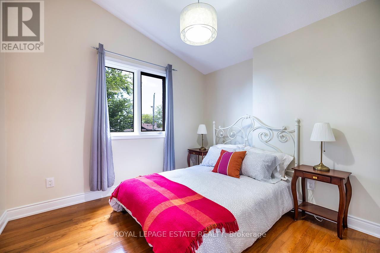 103 Aylesworth Avenue, Toronto (birchcliffe-cliffside), Ontario