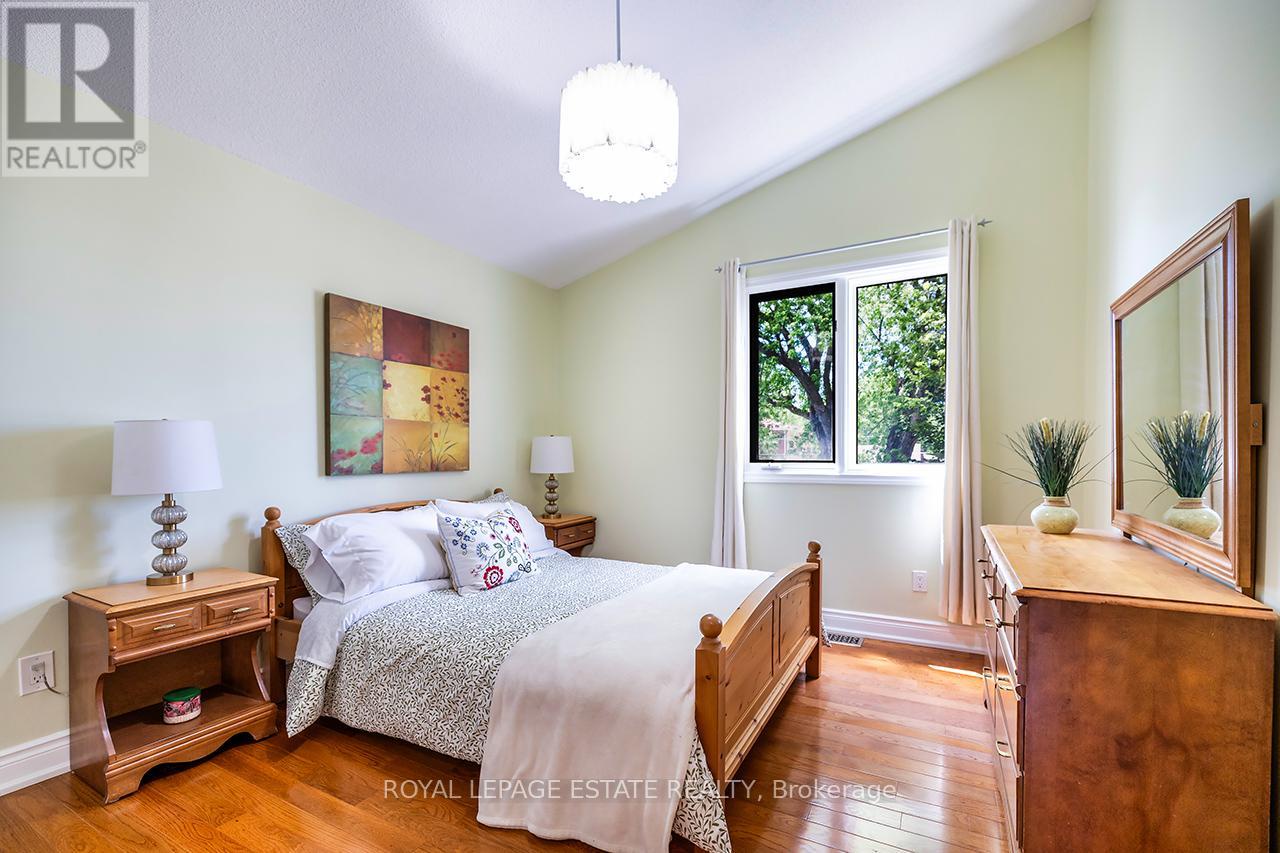 103 Aylesworth Avenue, Toronto (birchcliffe-cliffside), Ontario