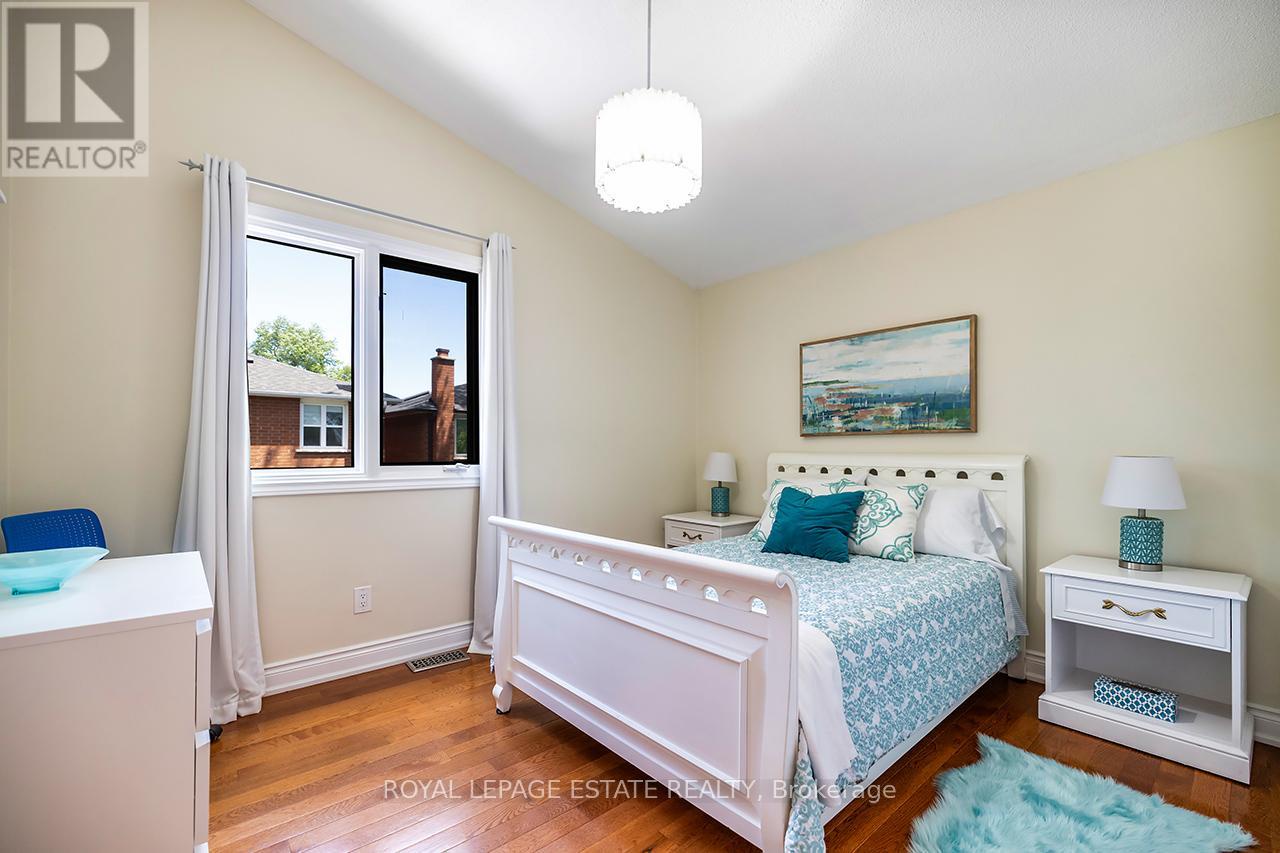 103 Aylesworth Avenue, Toronto (birchcliffe-cliffside), Ontario