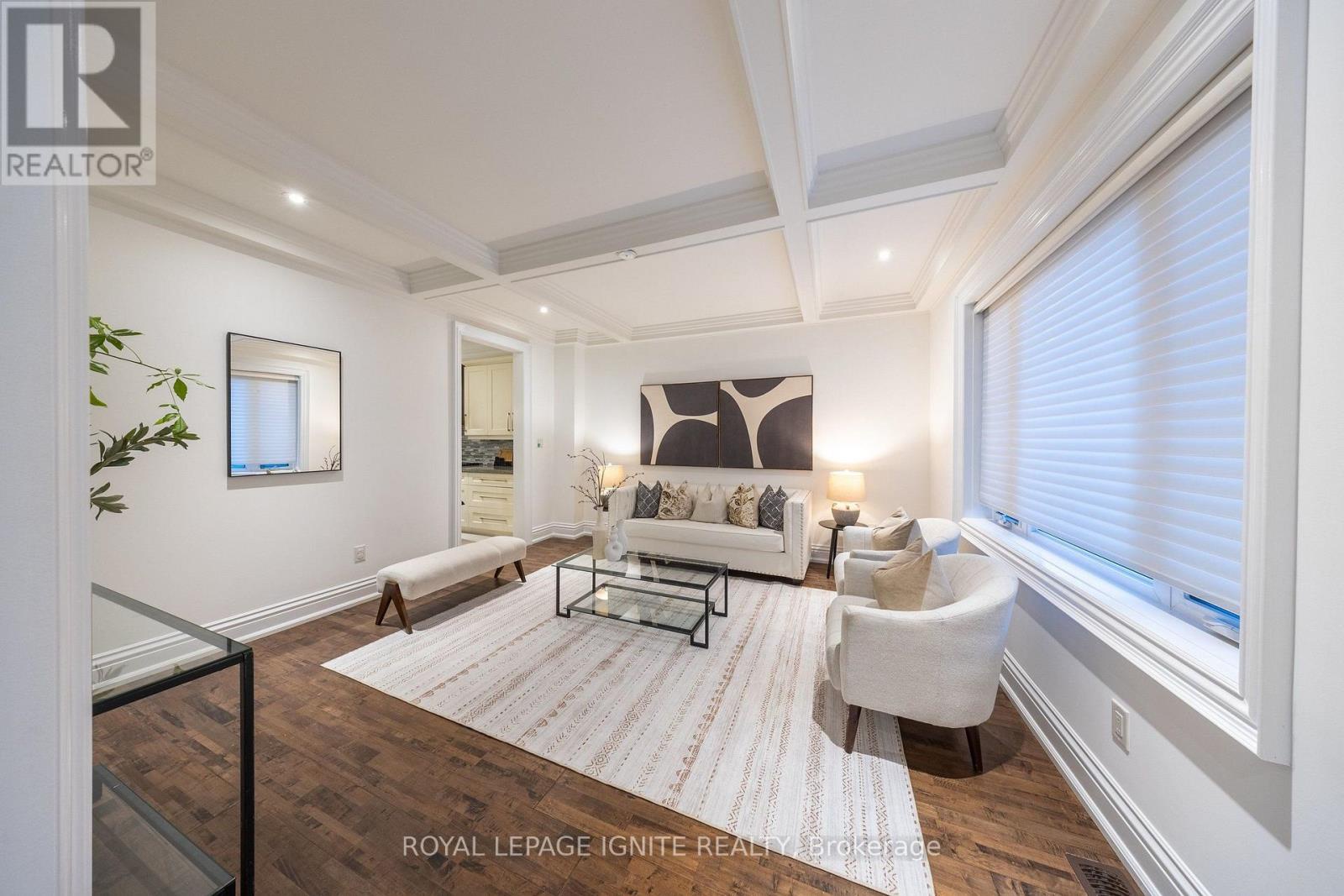 31 Jodphur Avenue, Toronto (humberlea-pelmo Park), Ontario
