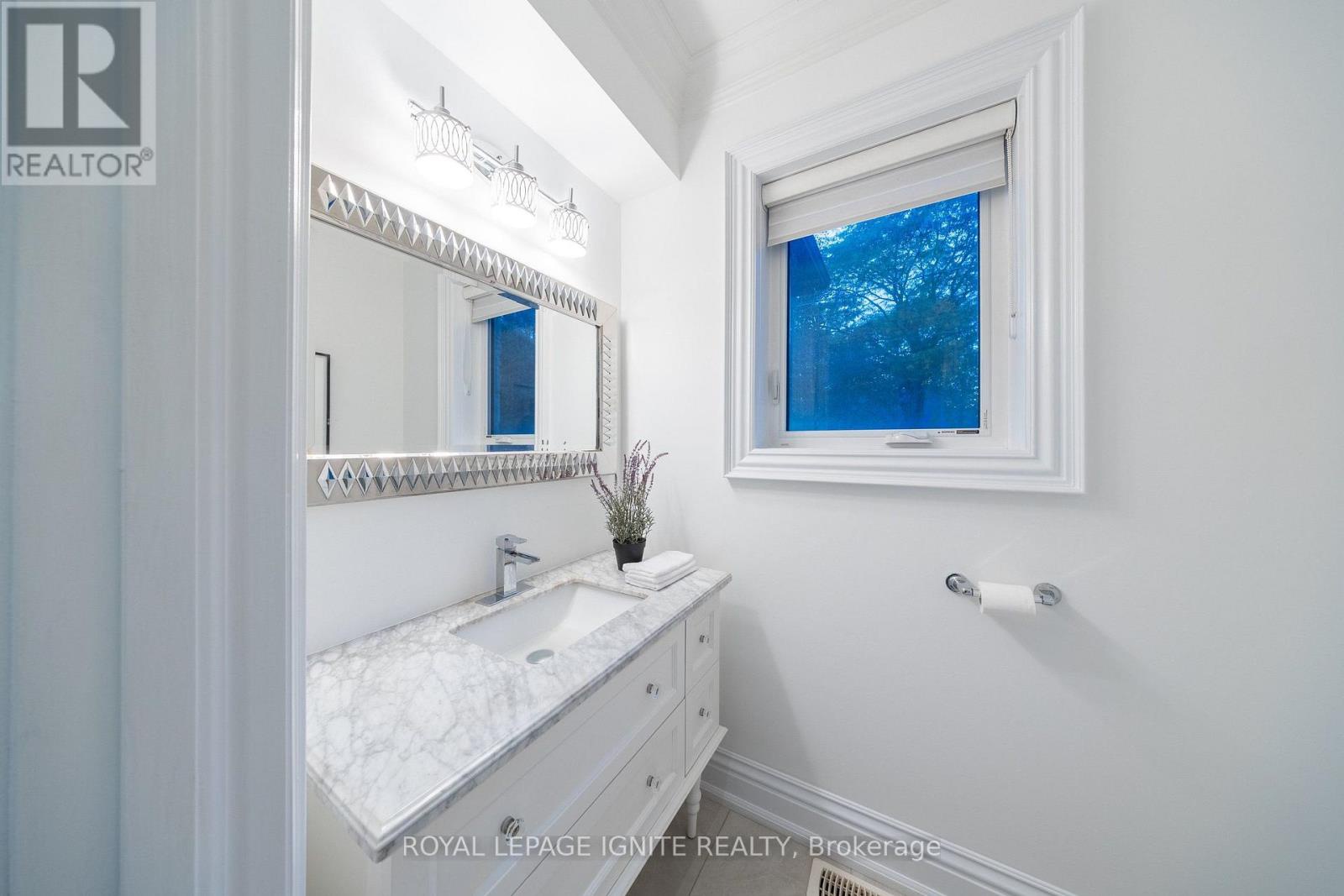 31 Jodphur Avenue, Toronto (humberlea-pelmo Park), Ontario