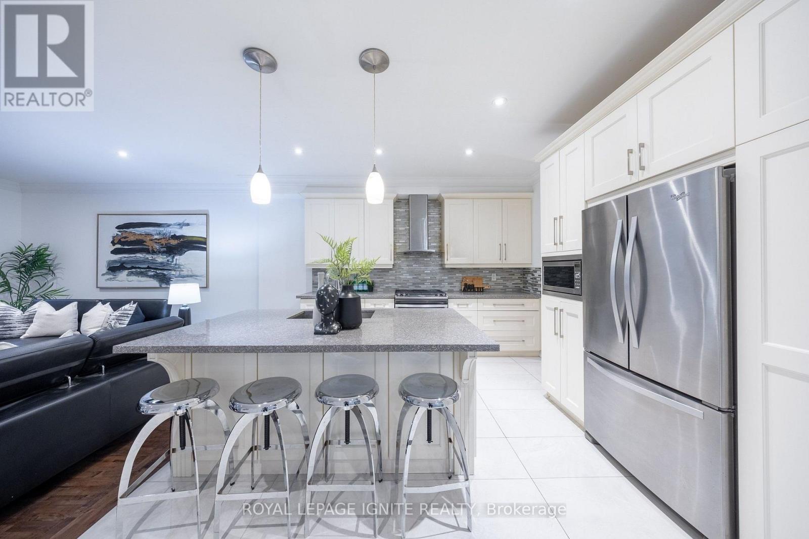 31 Jodphur Avenue, Toronto (humberlea-pelmo Park), Ontario
