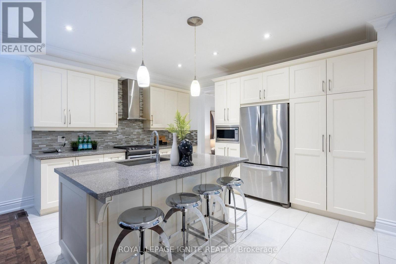31 Jodphur Avenue, Toronto (humberlea-pelmo Park), Ontario