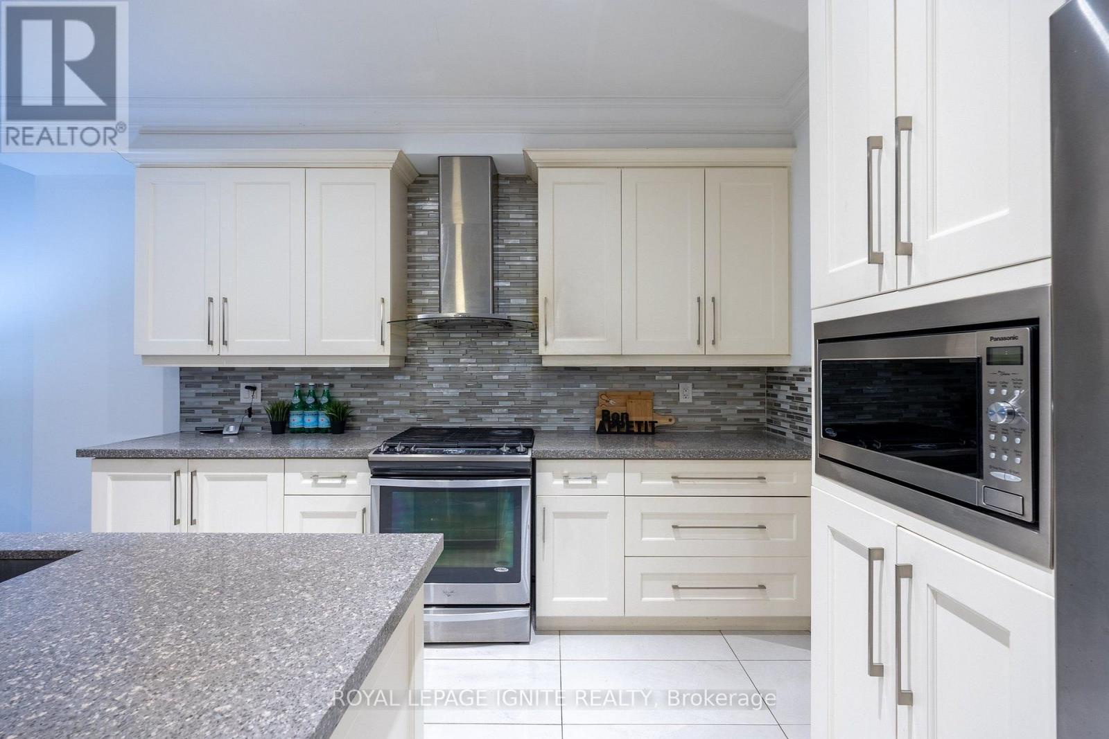 31 Jodphur Avenue, Toronto (humberlea-pelmo Park), Ontario