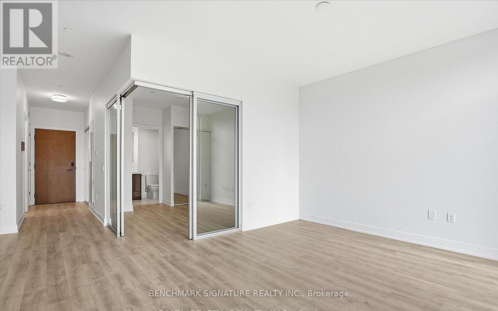 206 - 30 Inn On The Park Drive, Toronto (banbury-don Mills), Ontario