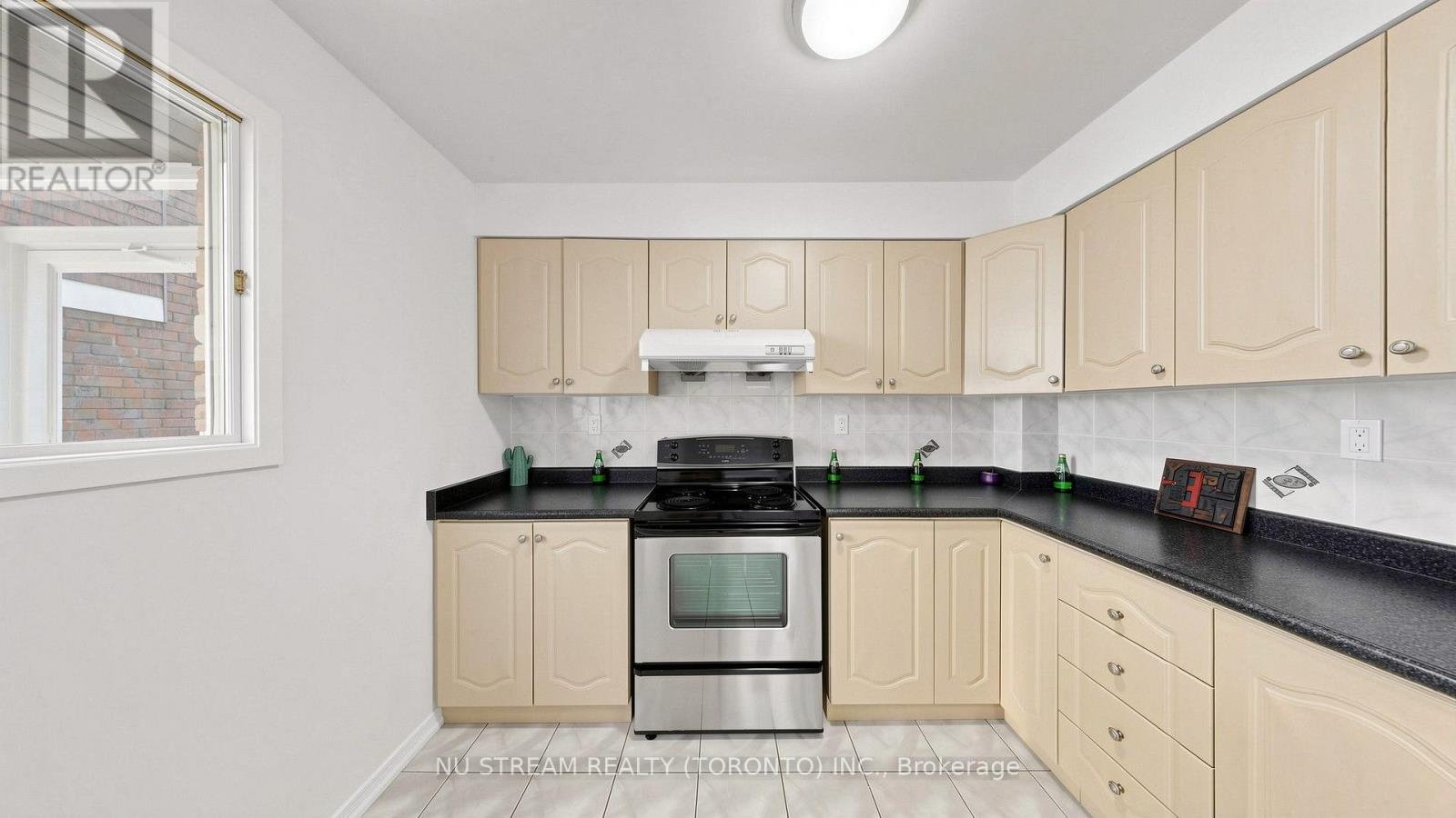 25 Treetops Court, Toronto (milliken), Ontario