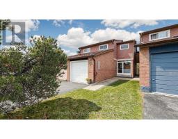 25 TREETOPS COURT