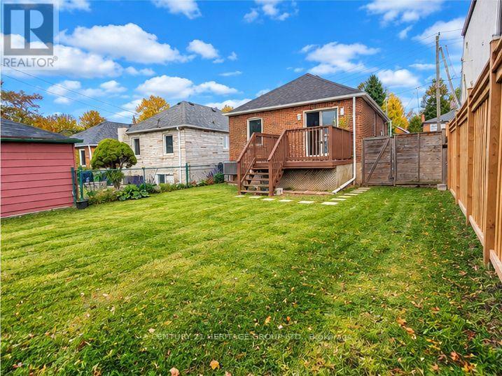 48 Stephen Drive, Toronto (stonegate-queensway), Ontario