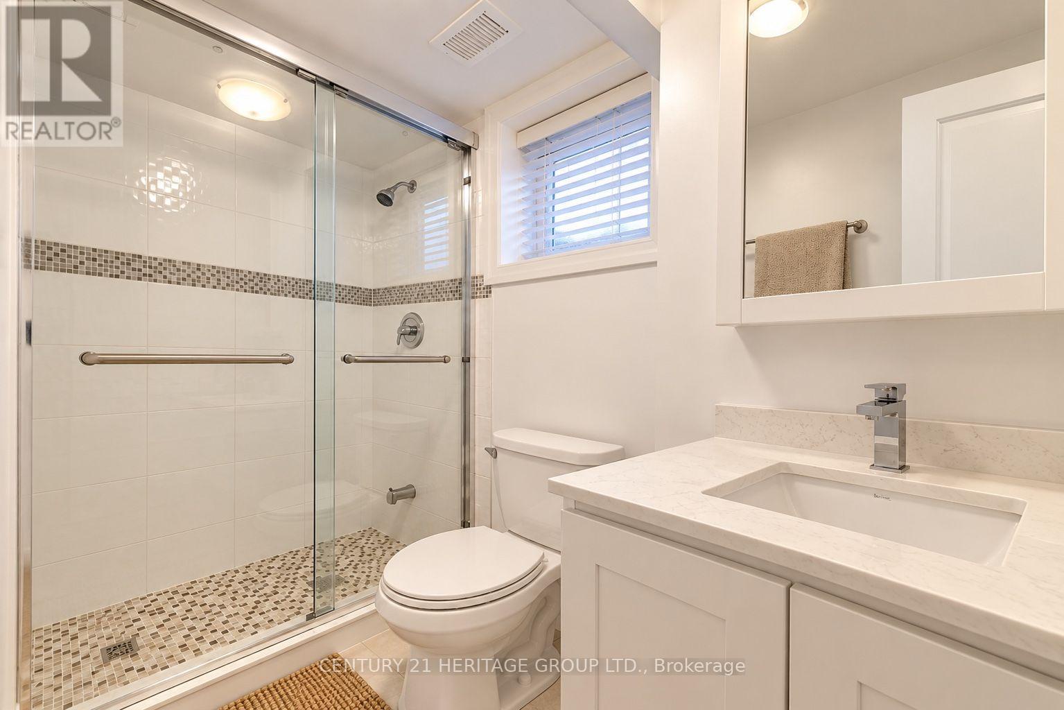 48 Stephen Drive, Toronto (stonegate-queensway), Ontario