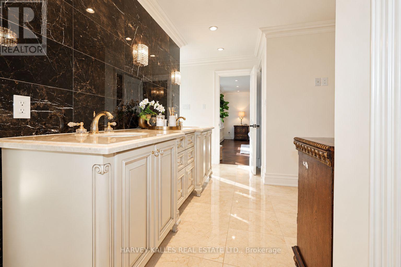 11 York Road, Toronto (bridle Path-sunnybrook-york Mills), Ontario